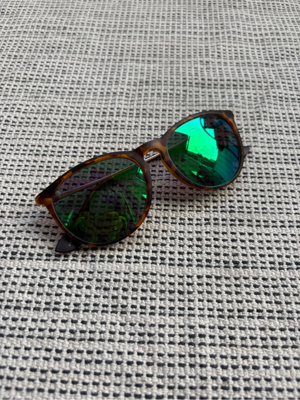 NWOT Tortoiseshell Frame Sunglasses with polarized Lenses